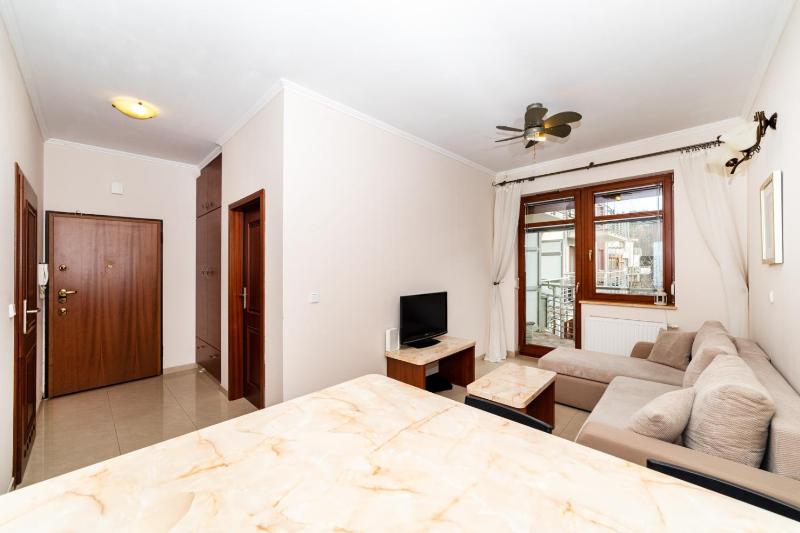 Beige - Neptun Park by OneApartments - image 6
