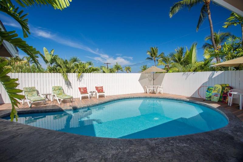Hale Nani Loa - White Sands Beach Home with Private Pool by Casago Kona - image 14