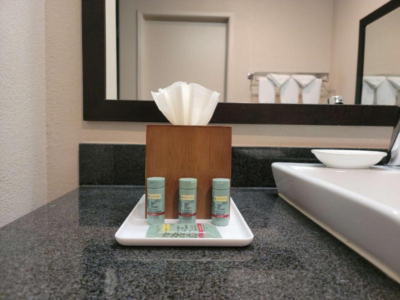 King Room - Non-Smoking image 1