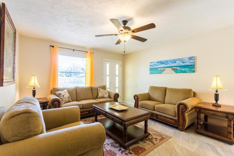 Two-Bedroom House image 4