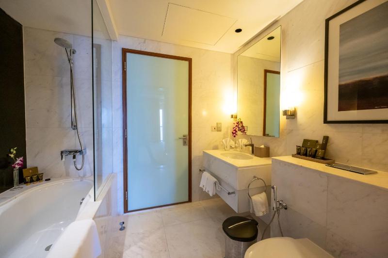 One-Bedroom Apartment with City View image 1