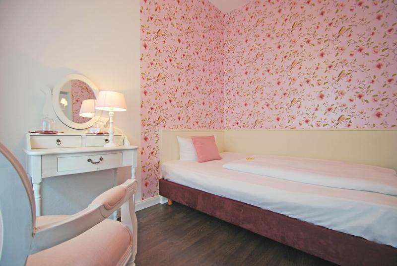 Triple Room image 2
