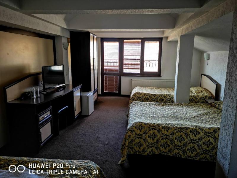 Standard Quadruple Room image 3