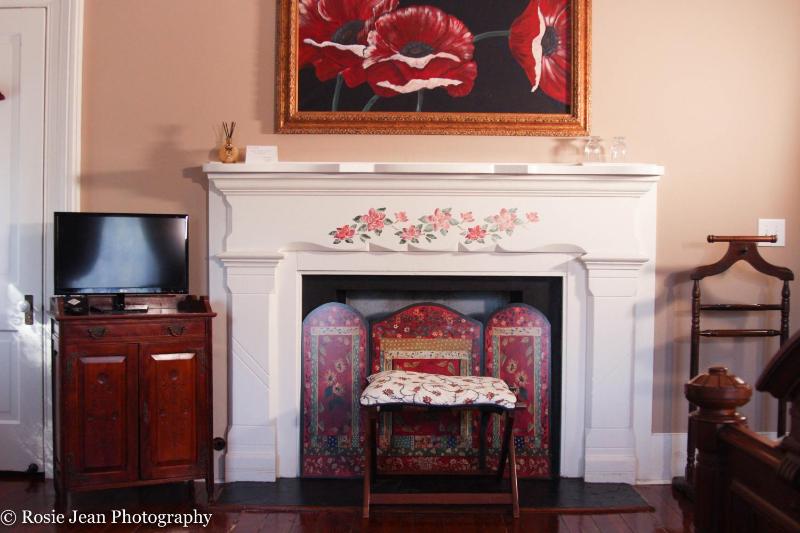 Deluxe Double Room with Extra Bed image 4