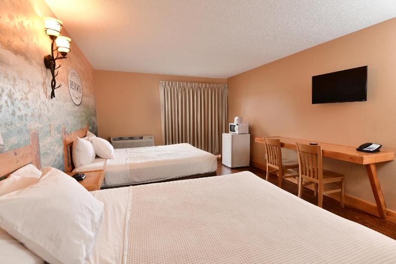 Resort Room 2 Queens image 2