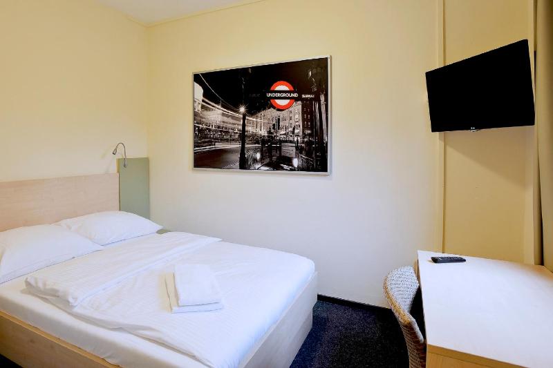 Standard Room image 1