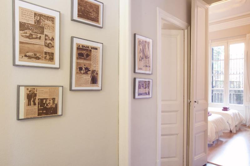 Modernist Apartment Barcelona - image 4