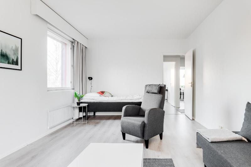 One-Bedroom Apartment image 2