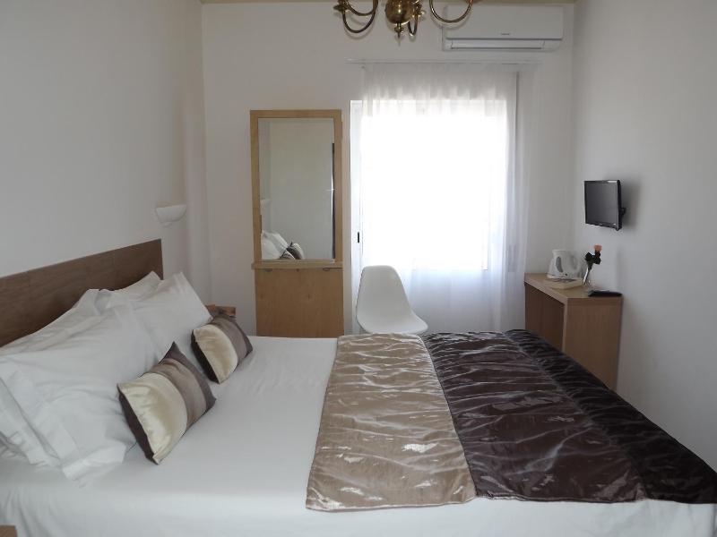 Double or Twin Room with Sea View image 4