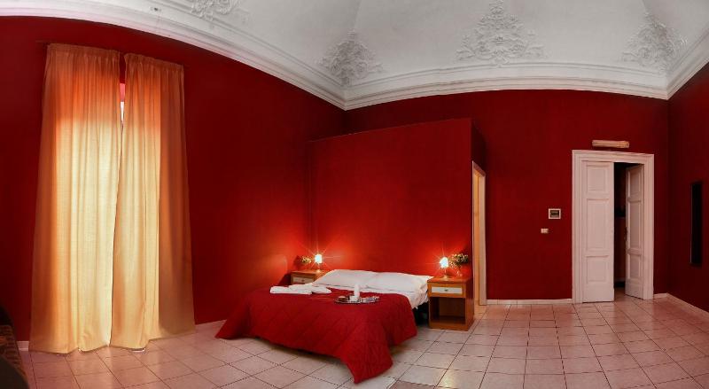 Triple Room with Balcony image 3