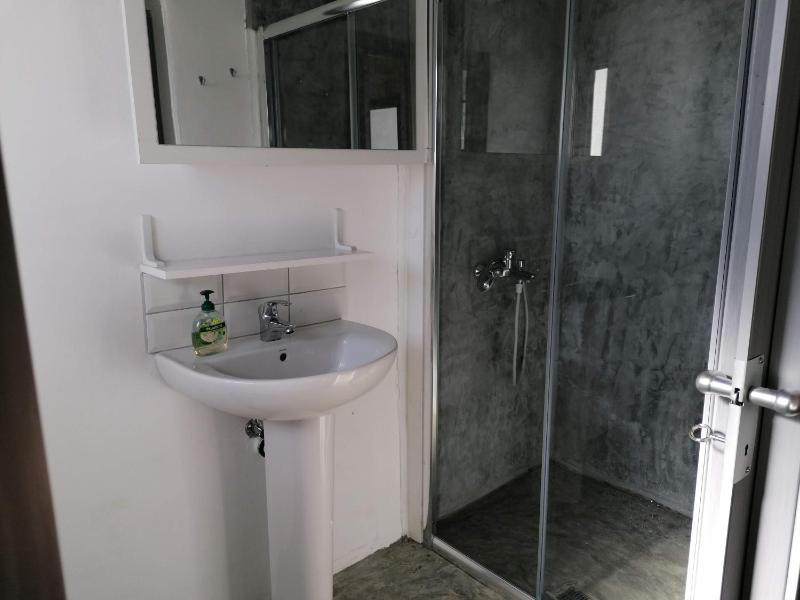 Deluxe Double Room with Shower image 2