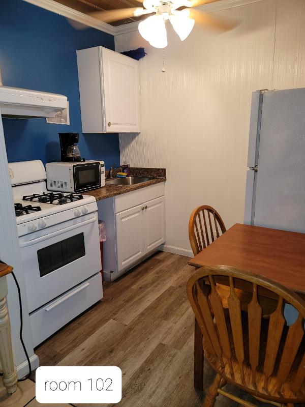 Queen Room with Two Queen Beds and Kitchen image 3