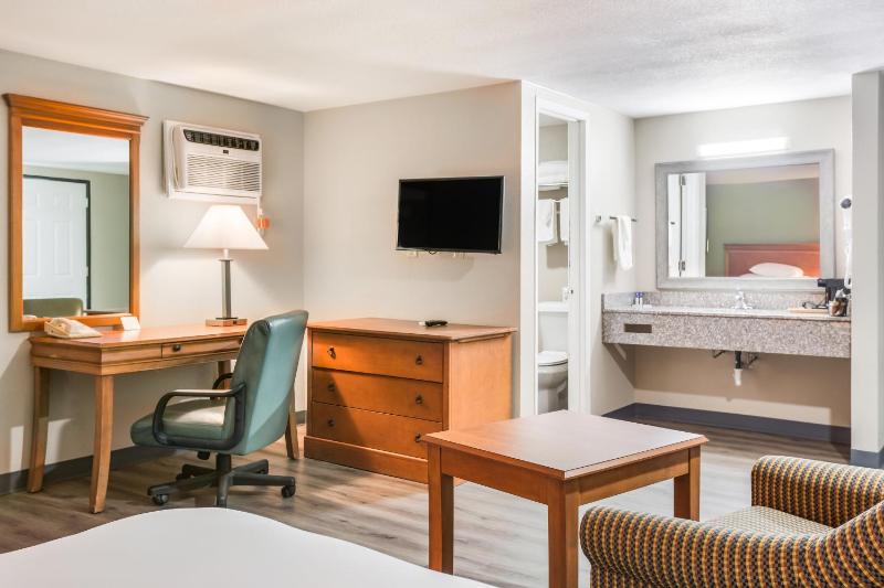 Double Room with Two Double Beds - Non-Smoking image 4