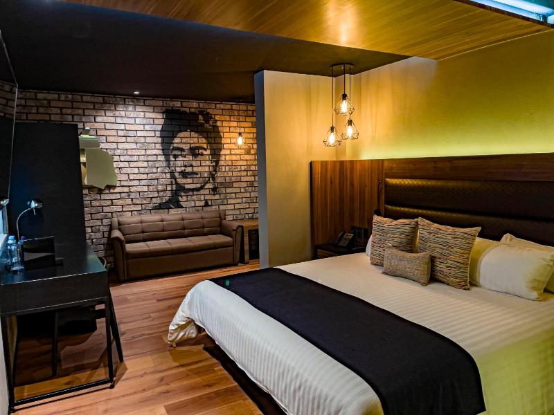 Cadillac Hotel Boutique - image 42