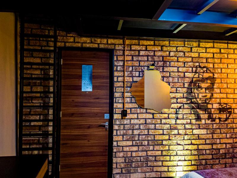 Cadillac Hotel Boutique - image 10