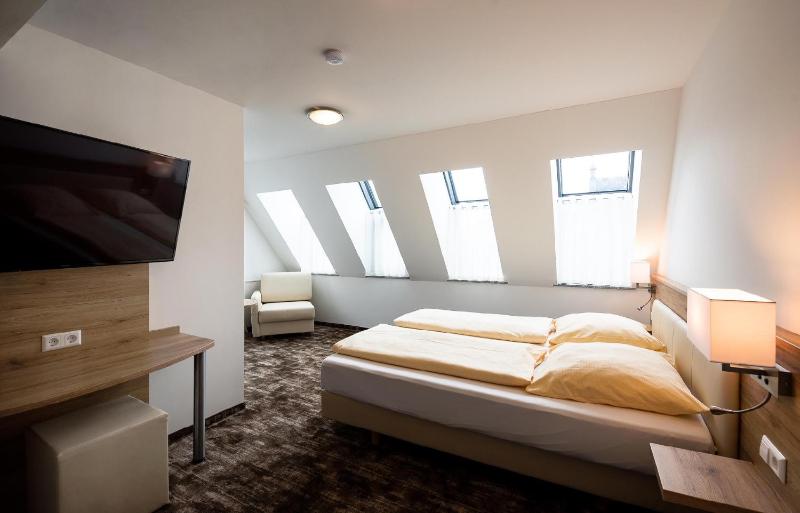 Deluxe Double Room image 1