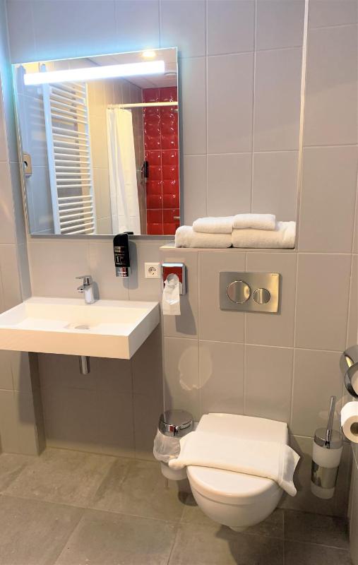 Double Room image 4
