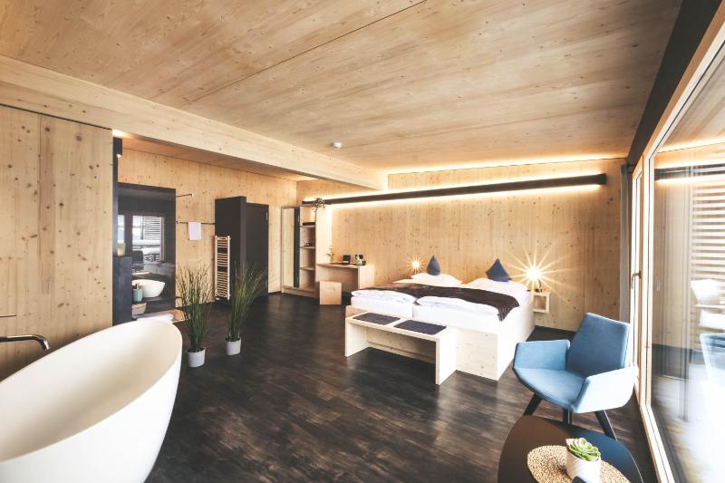 Suite with Mountain View image 4