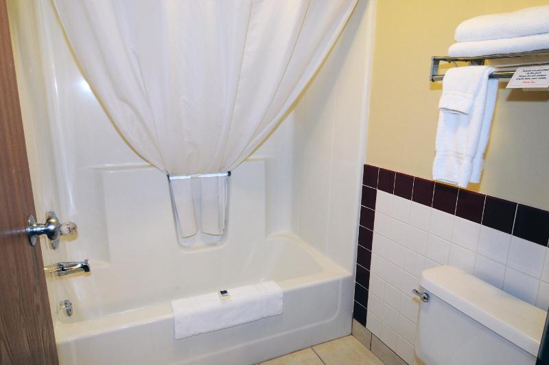 Queen Room - Non-Smoking image 2