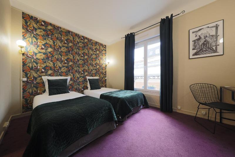 Twin Room image 1