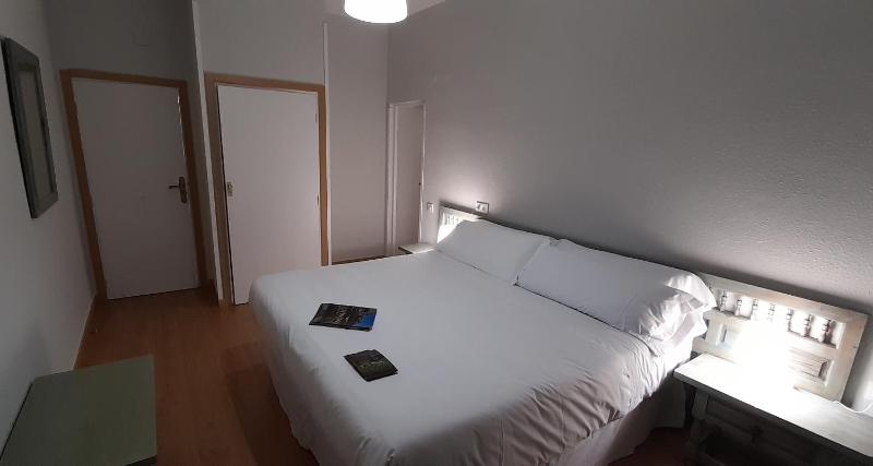 Double or Twin Room with Private Bathroom image 3