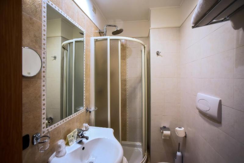 Budget Double Room image 2