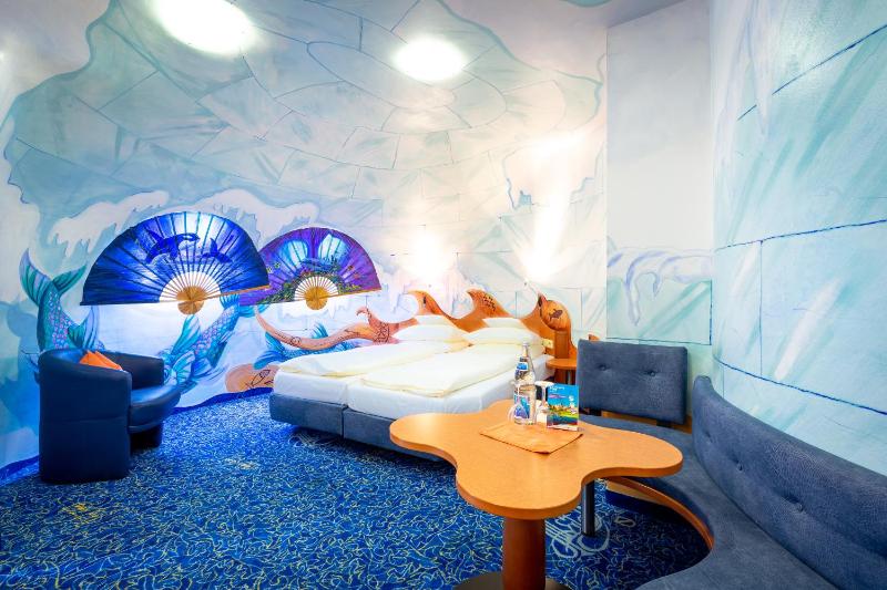 Deluxe Double Room image 3