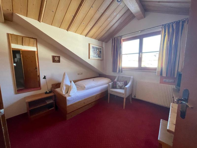Single Room image 3