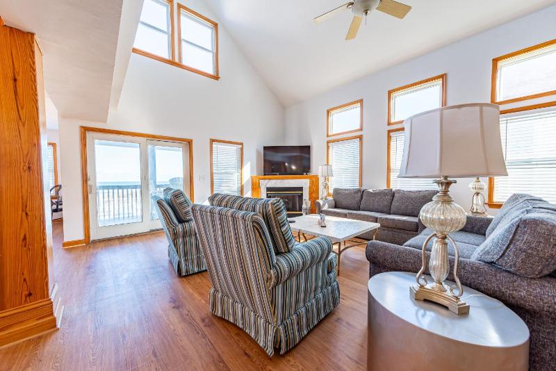 Blue Crush - KDH MP 8 Oceanfront Ocean Views Pool Cabana Hot Tub Elevator Rec Room Pets OK - image 46