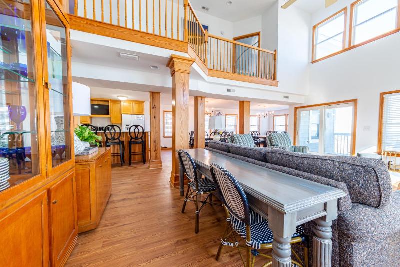 Blue Crush - KDH MP 8 Oceanfront Ocean Views Pool Cabana Hot Tub Elevator Rec Room Pets OK - image 9