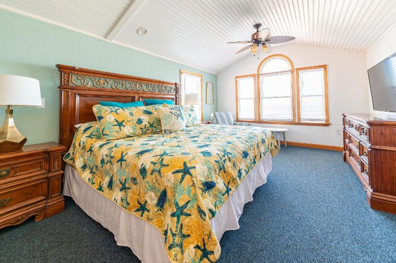 Blue Crush - KDH MP 8 Oceanfront Ocean Views Pool Cabana Hot Tub Elevator Rec Room Pets OK - image 6