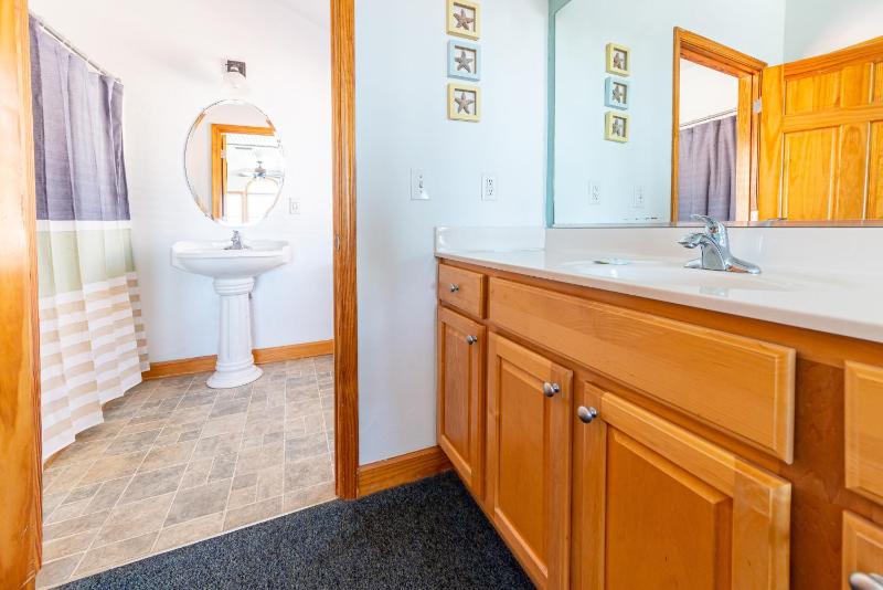 Blue Crush - KDH MP 8 Oceanfront Ocean Views Pool Cabana Hot Tub Elevator Rec Room Pets OK - image 47