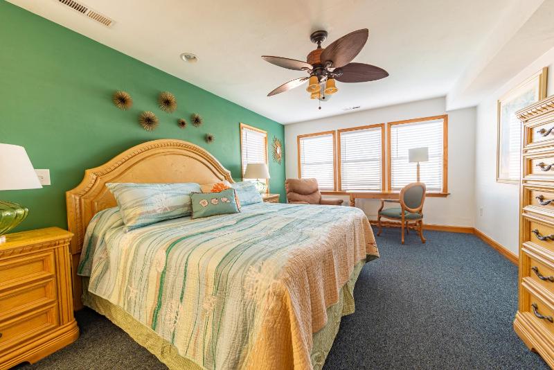Blue Crush - KDH MP 8 Oceanfront Ocean Views Pool Cabana Hot Tub Elevator Rec Room Pets OK - image 11