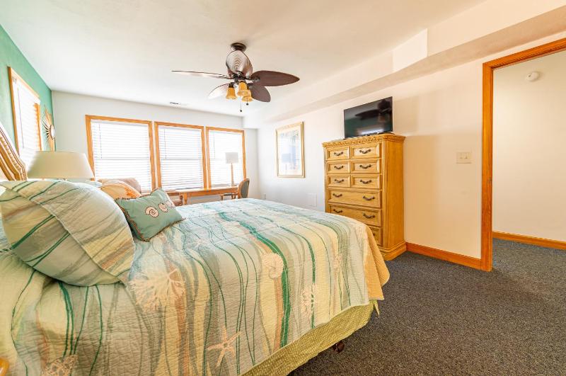 Blue Crush - KDH MP 8 Oceanfront Ocean Views Pool Cabana Hot Tub Elevator Rec Room Pets OK - image 37