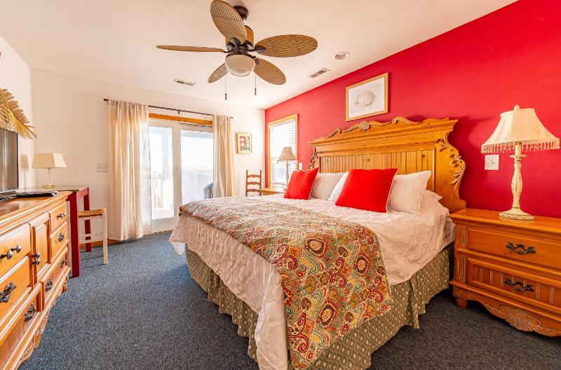 Blue Crush - KDH MP 8 Oceanfront Ocean Views Pool Cabana Hot Tub Elevator Rec Room Pets OK - image 41