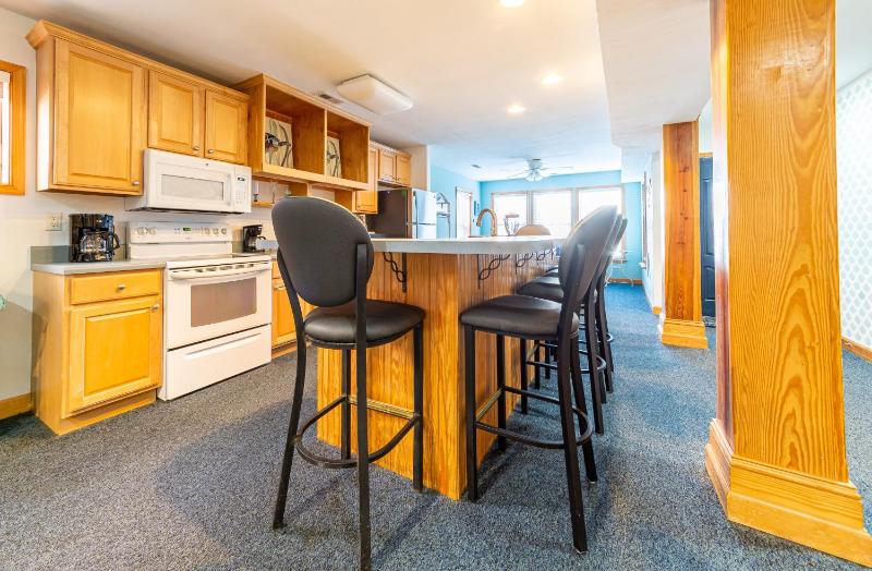 Blue Crush - KDH MP 8 Oceanfront Ocean Views Pool Cabana Hot Tub Elevator Rec Room Pets OK - image 14