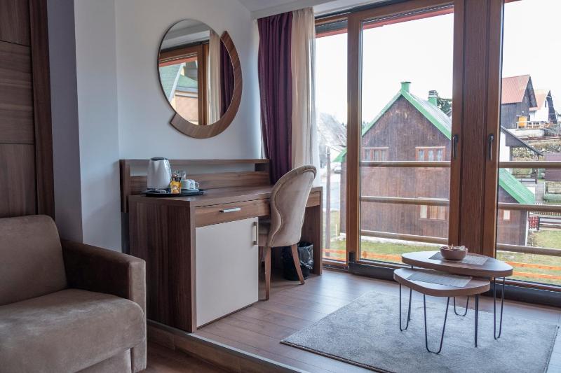 One-Bedroom Apartment image 3