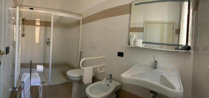 Quadruple Room image 4