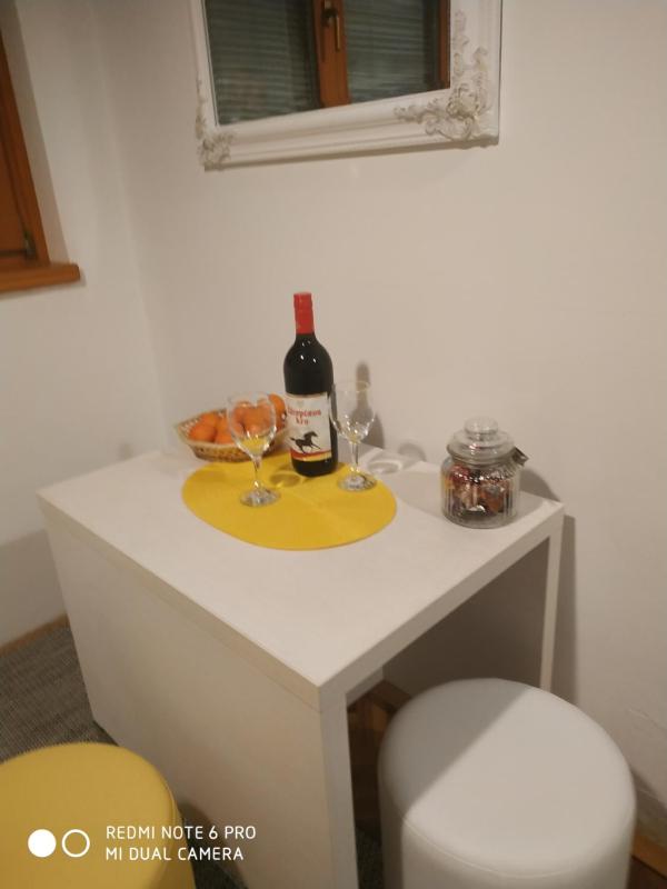 One-Bedroom Apartment image 2