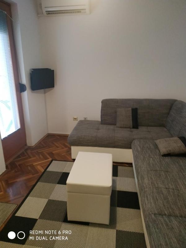 One-Bedroom Apartment image 4