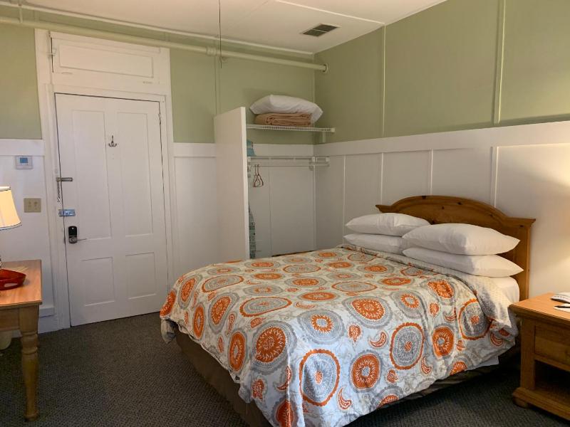 Superior Queen Room image 3