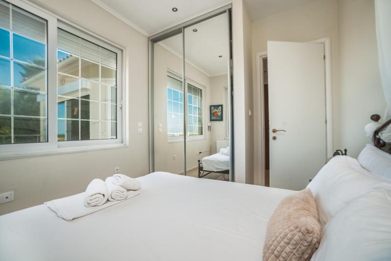 Villa with Private Pool and Sea View image 4