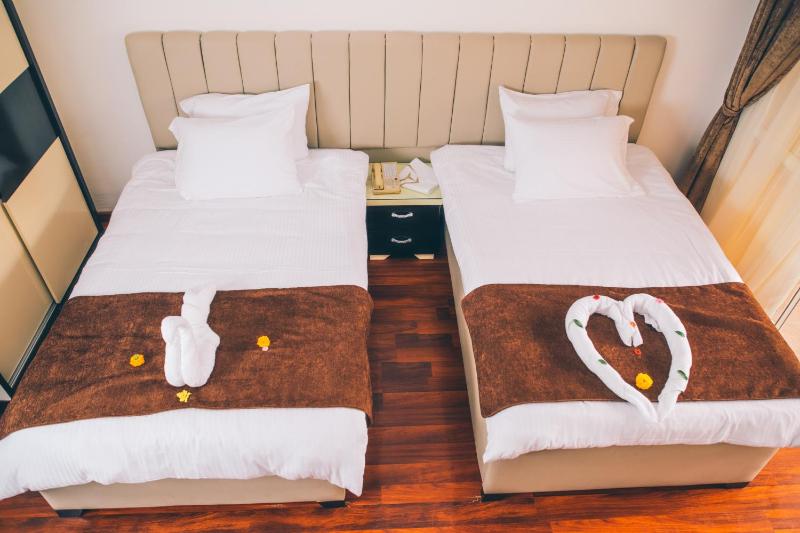 Economy Double Room image 2