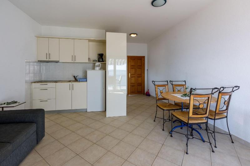 One-Bedroom Apartment (4 Adults) image 2