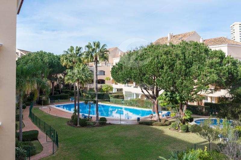 Apartment with Sea View image 3