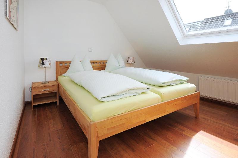 Two-Bedroom House image 4