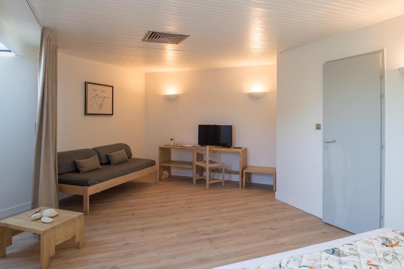Standard Suite image 1