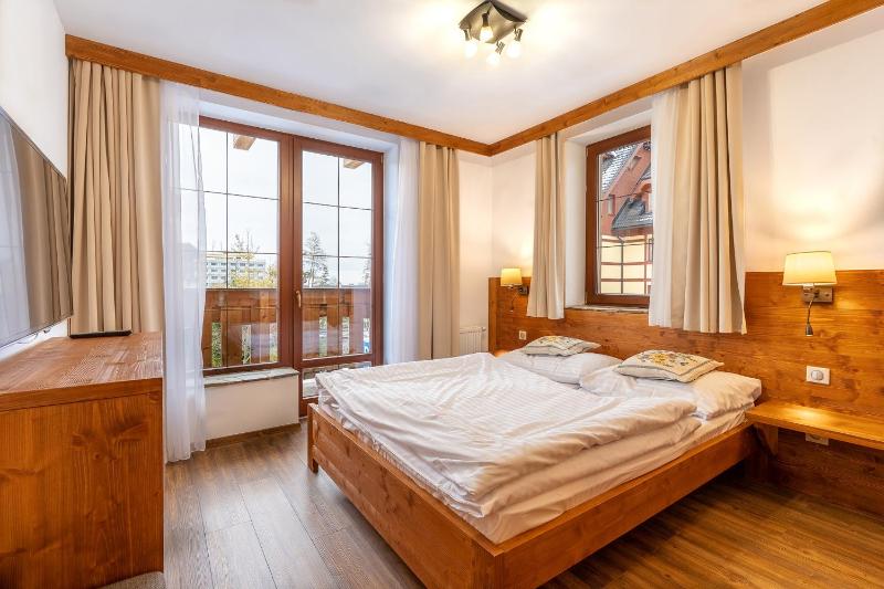 One-bedroom Apartment in Residence Building image 4