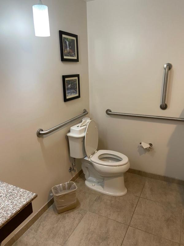 Queen Room with Two Queen Beds - Accessible/Non-Smoking  image 4