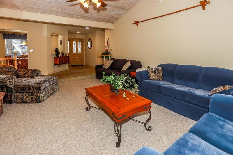 Three-Bedroom House image 2